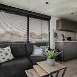 Luxury Houseboat Getaway Uitgeest