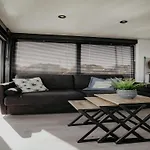 Luxury Houseboat Getaway * Uitgeest