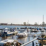 Luxury Houseboat Getaway * Uitgeest