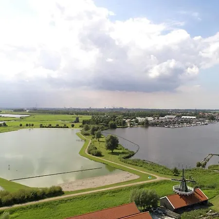 Tekne Luxury Houseboat Getaway *