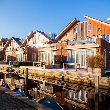 Modern Houseboat With Air Conditioning Located In Marina