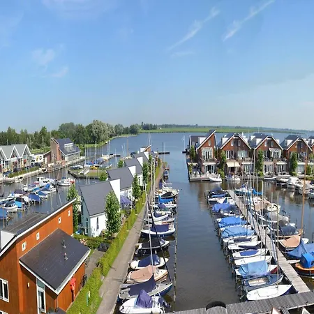Modern Houseboat With Air Conditioning Located In Marina Båthotell *