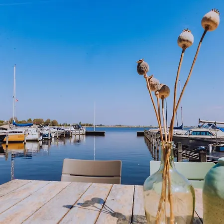 Modern Houseboat With Air Conditioning Located In Marina *