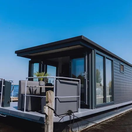 Botel Modern Houseboat With Air Conditioning Located In Marina