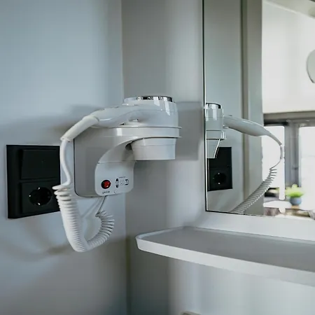 Luxury Houseboat Getaway Uitgeest