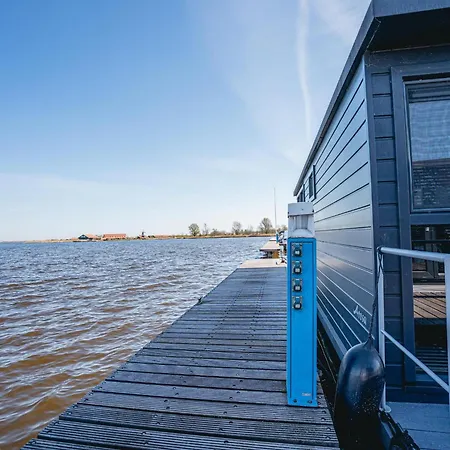 Botel Luxury Houseboat Getaway